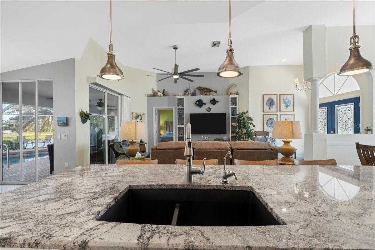 1091 ROTONDA CIR, ROTONDA WEST, FL, 33947