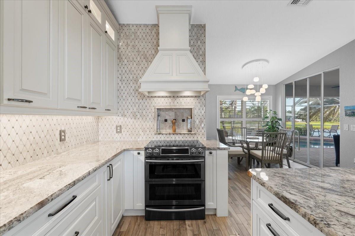 1091 ROTONDA CIR, ROTONDA WEST, FL, 33947