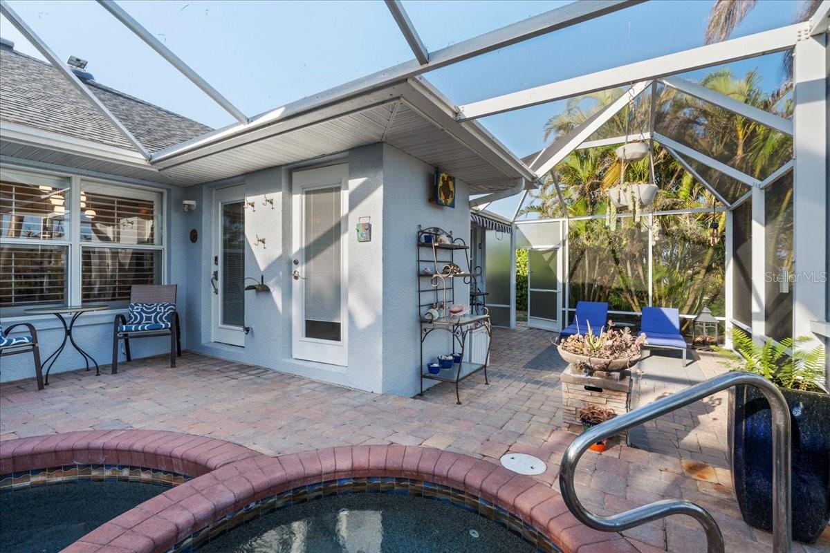 1091 ROTONDA CIR, ROTONDA WEST, FL, 33947