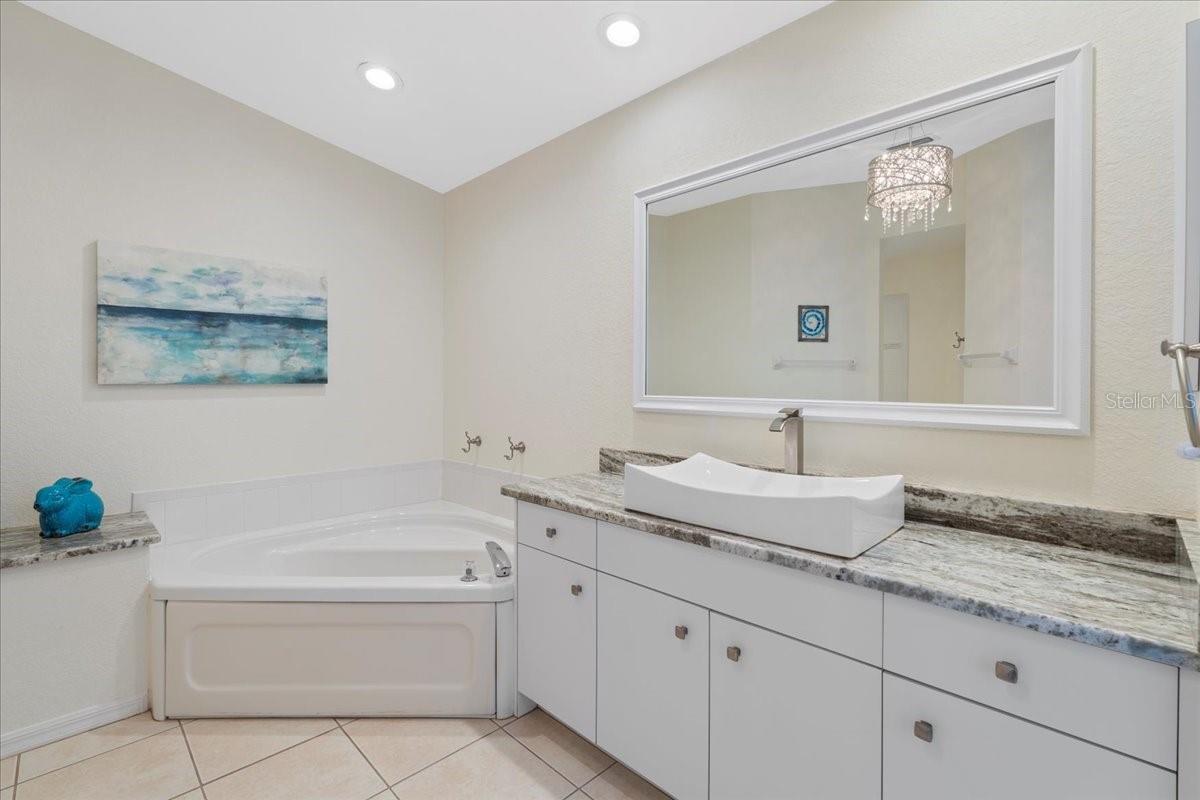1091 ROTONDA CIR, ROTONDA WEST, FL, 33947