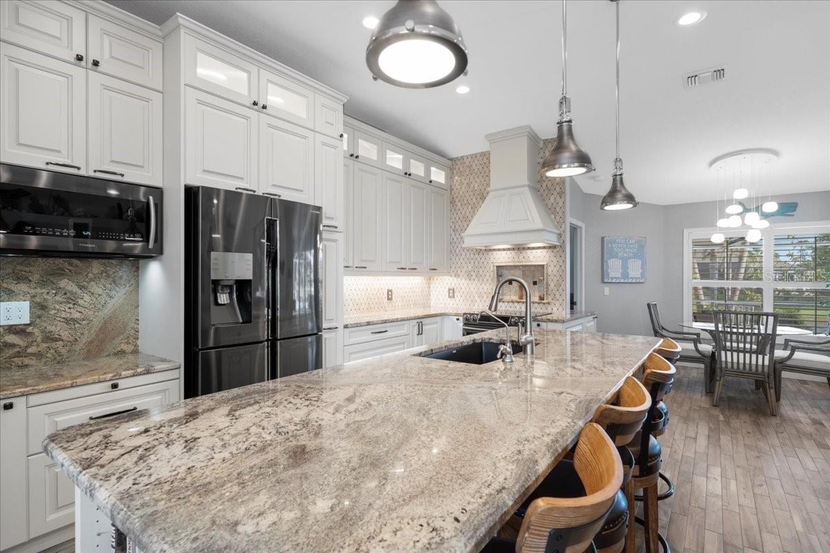 1091 ROTONDA CIR, ROTONDA WEST, FL, 33947