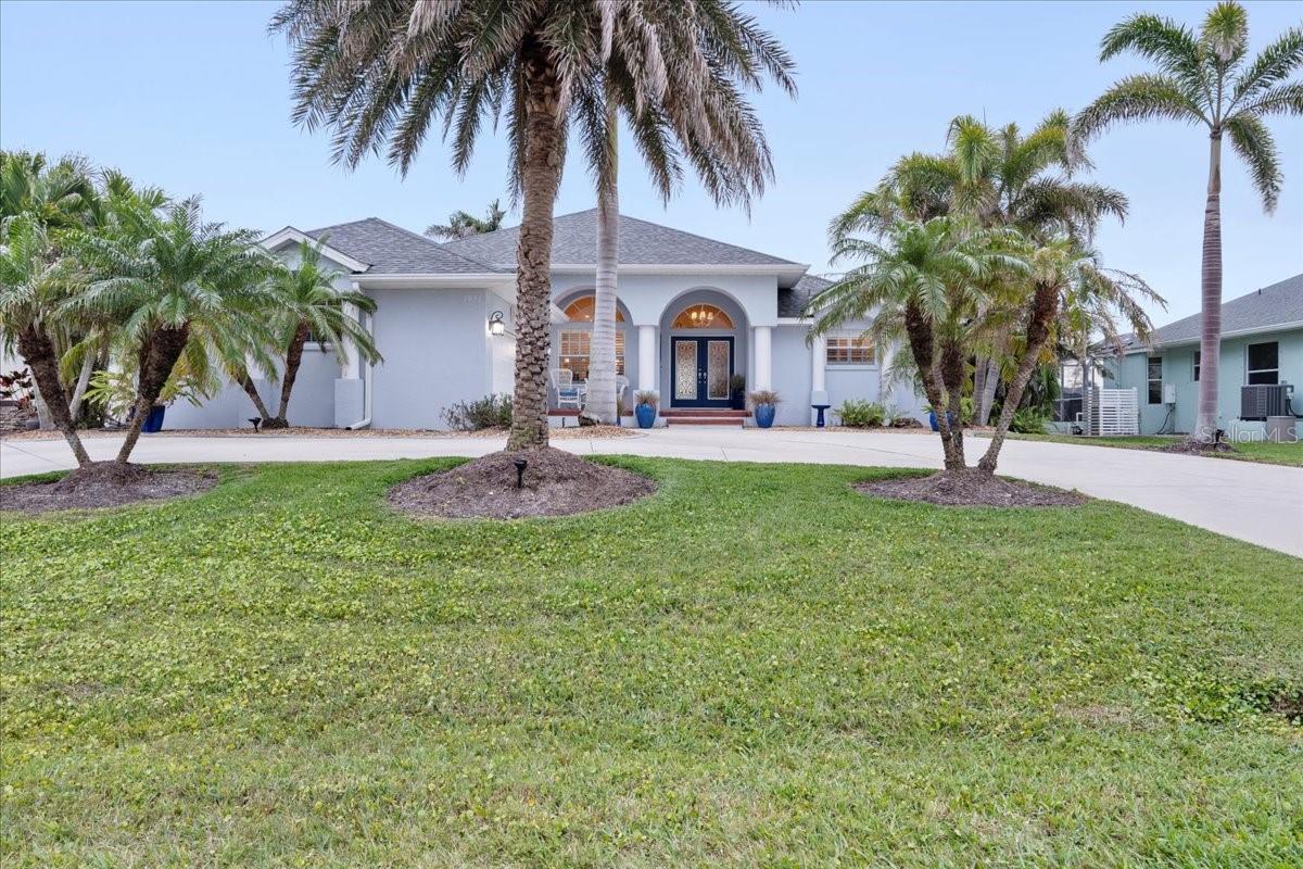 1091 ROTONDA CIR, ROTONDA WEST, FL, 33947