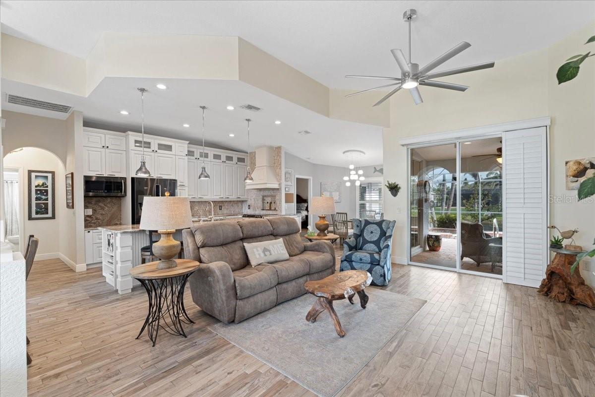 1091 ROTONDA CIR, ROTONDA WEST, FL, 33947
