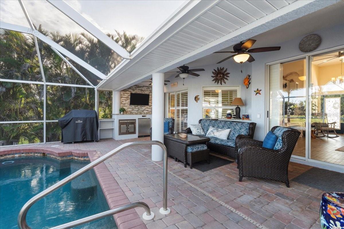 1091 ROTONDA CIR, ROTONDA WEST, FL, 33947