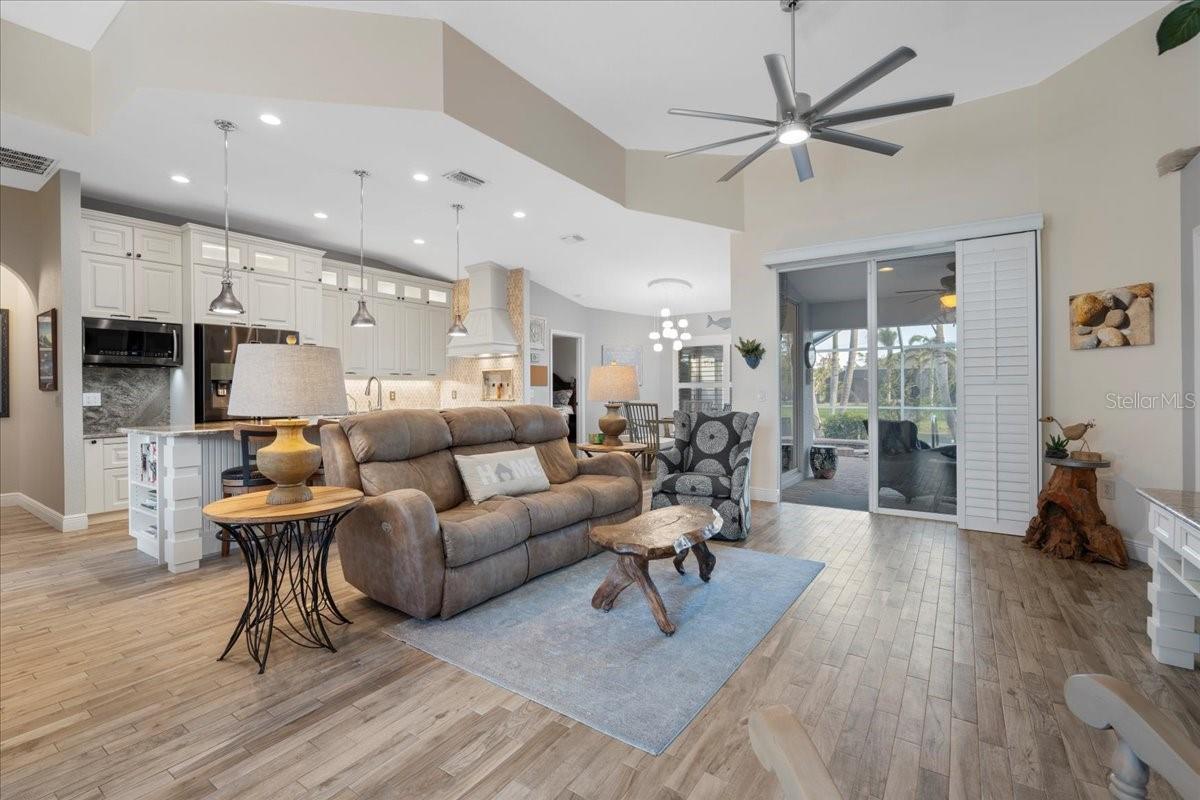 1091 ROTONDA CIR, ROTONDA WEST, FL, 33947