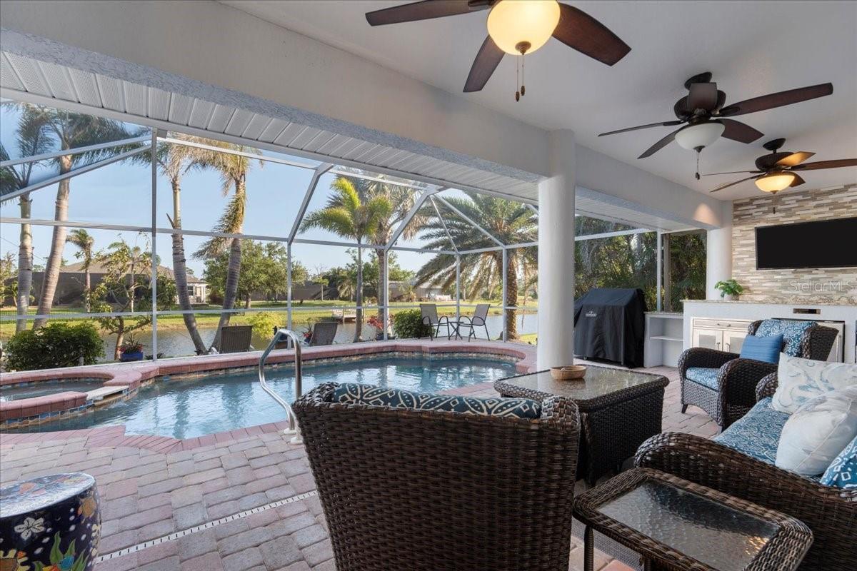 1091 ROTONDA CIR, ROTONDA WEST, FL, 33947