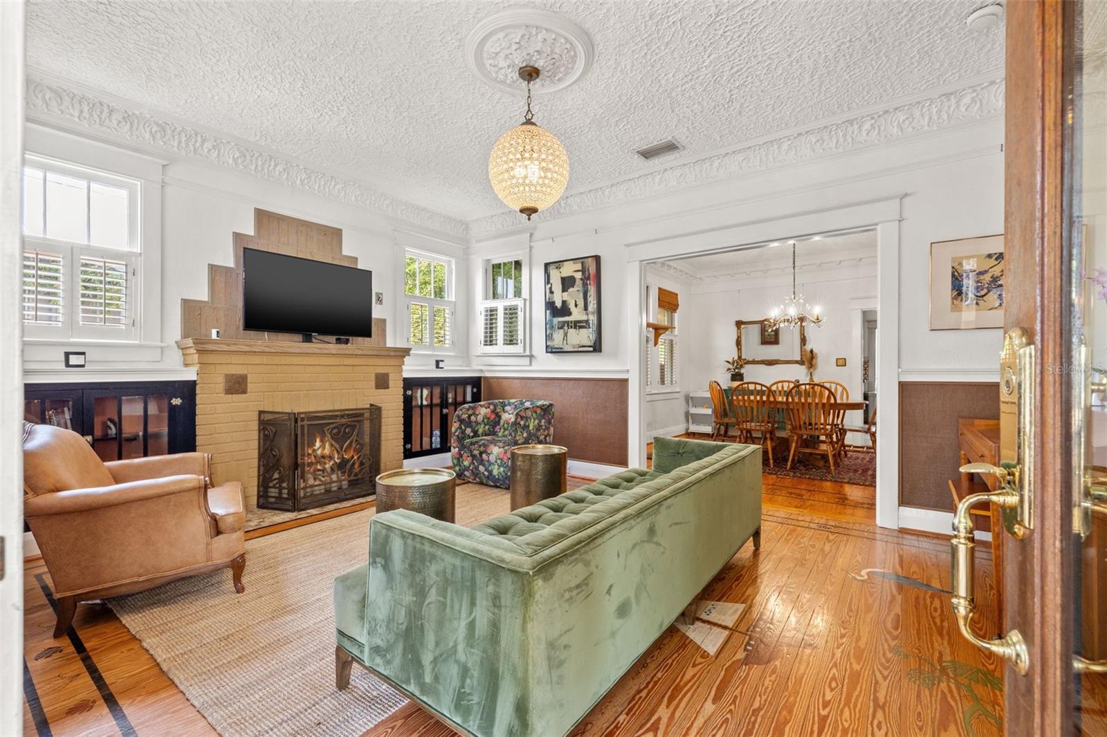 910 E SHADOWLAWN AVE, TAMPA, FL, 33603