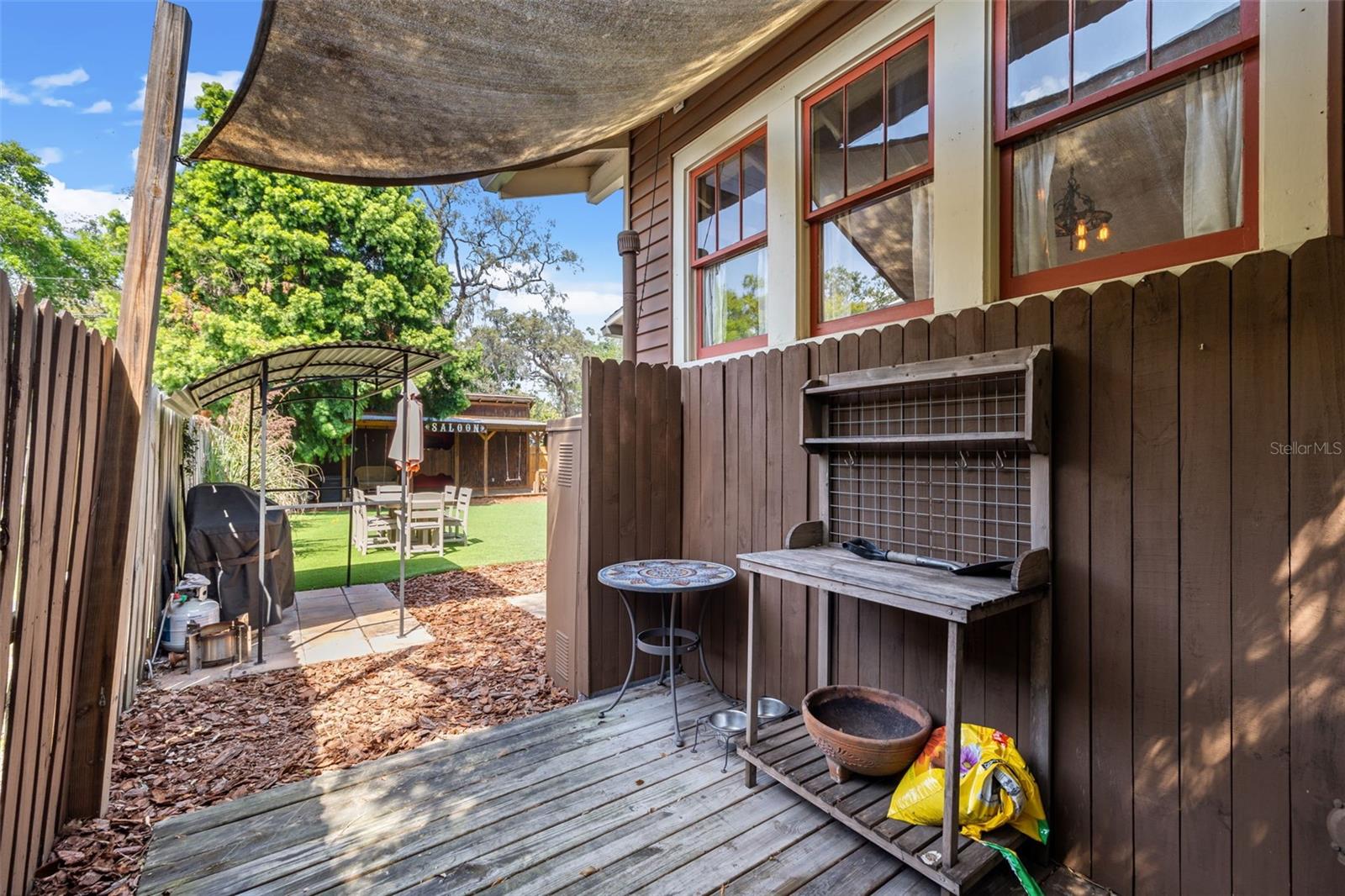 910 E SHADOWLAWN AVE, TAMPA, FL, 33603