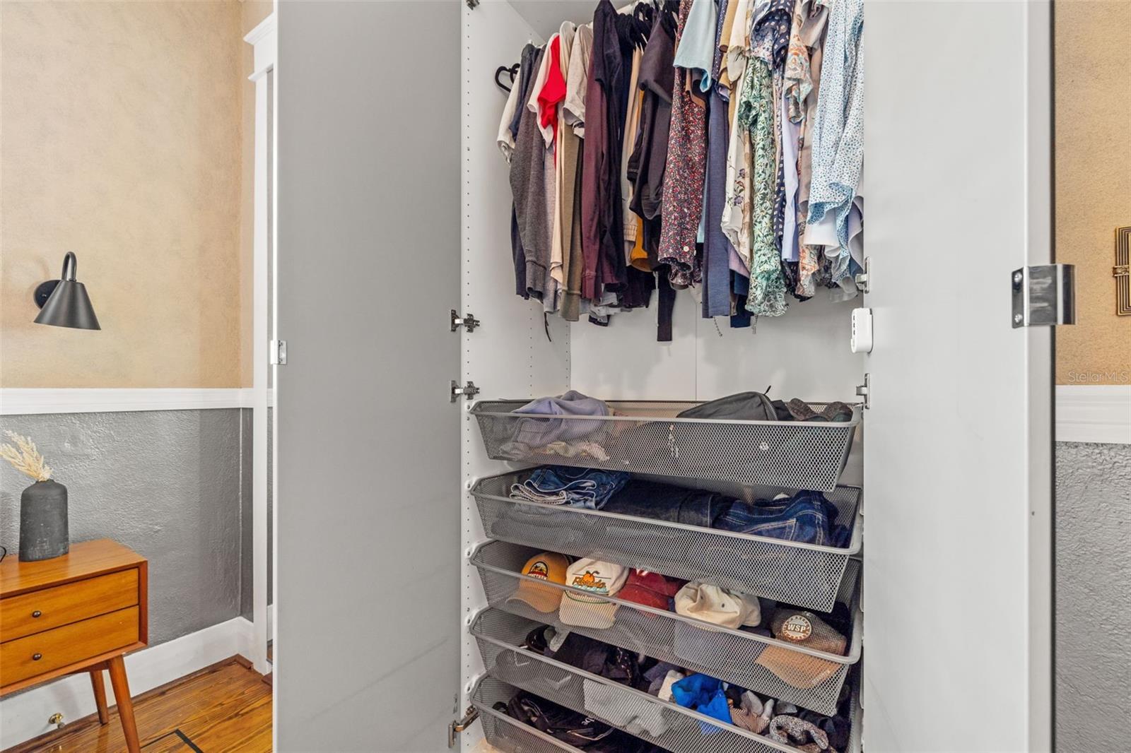 910 E SHADOWLAWN AVE, TAMPA, FL, 33603