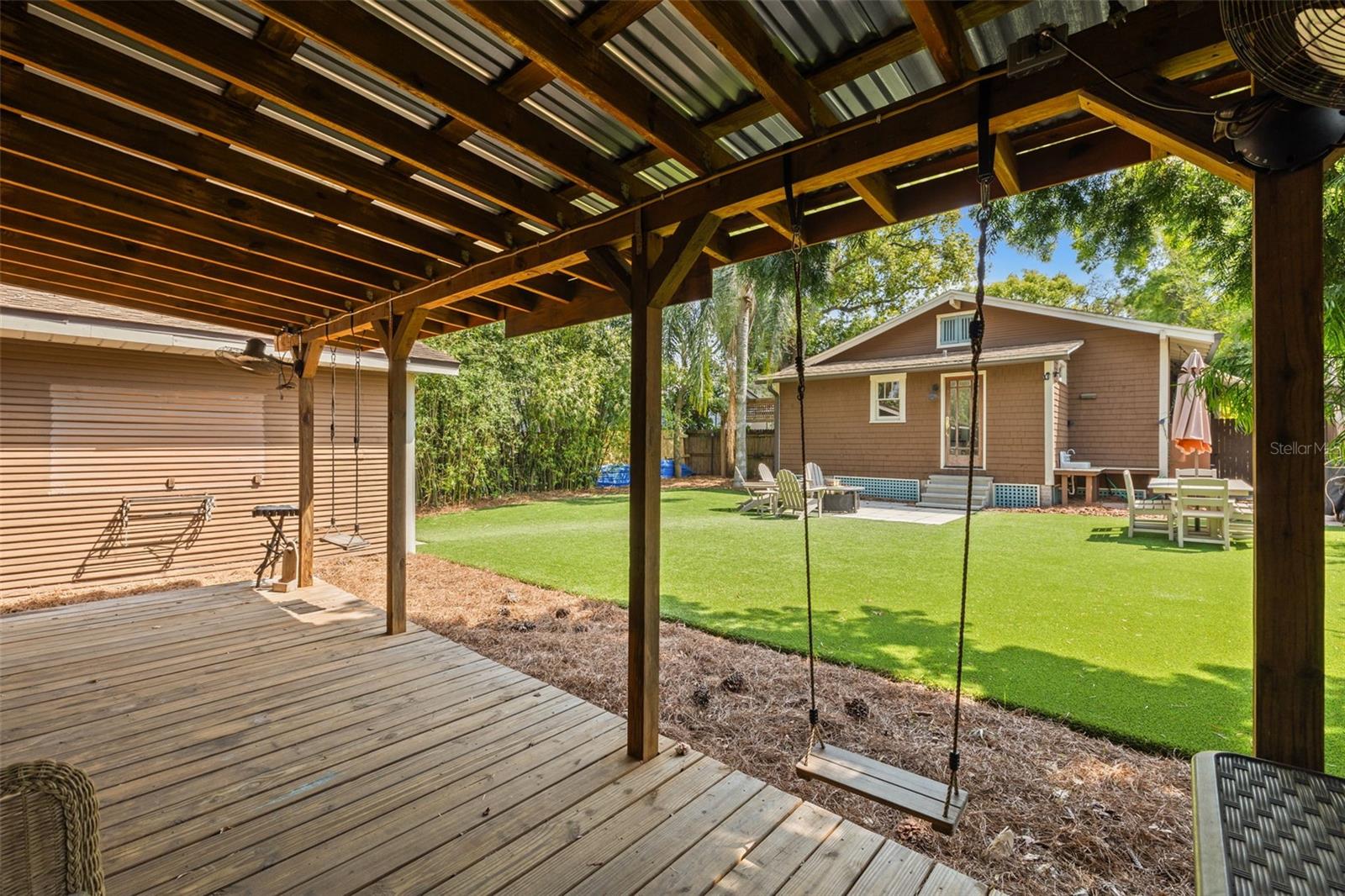 910 E SHADOWLAWN AVE, TAMPA, FL, 33603