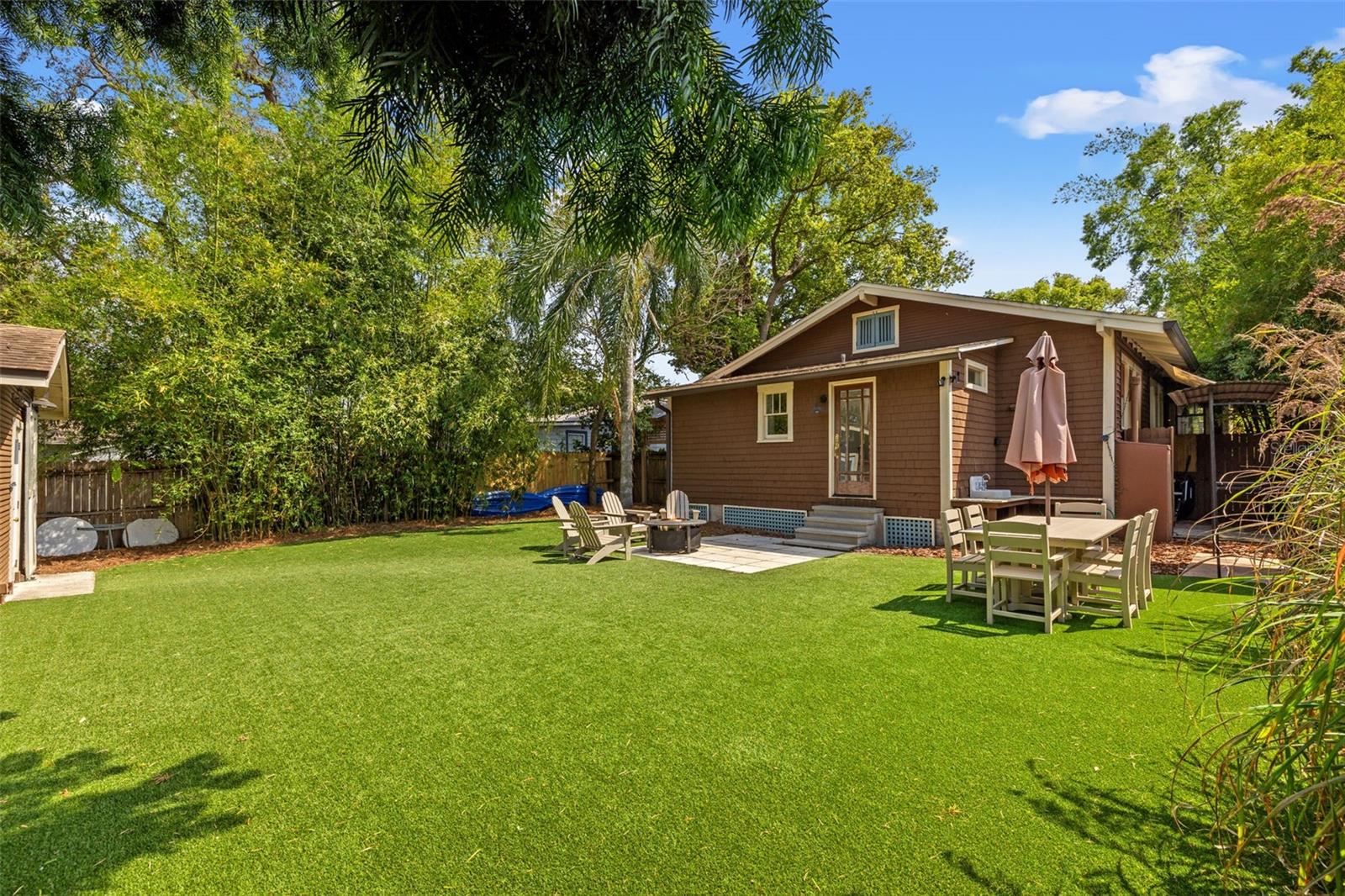 910 E SHADOWLAWN AVE, TAMPA, FL, 33603