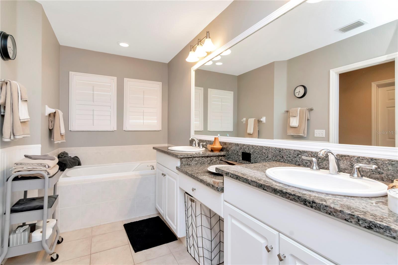 2837 BAYSHORE TRAILS DR, TAMPA, FL, 33611