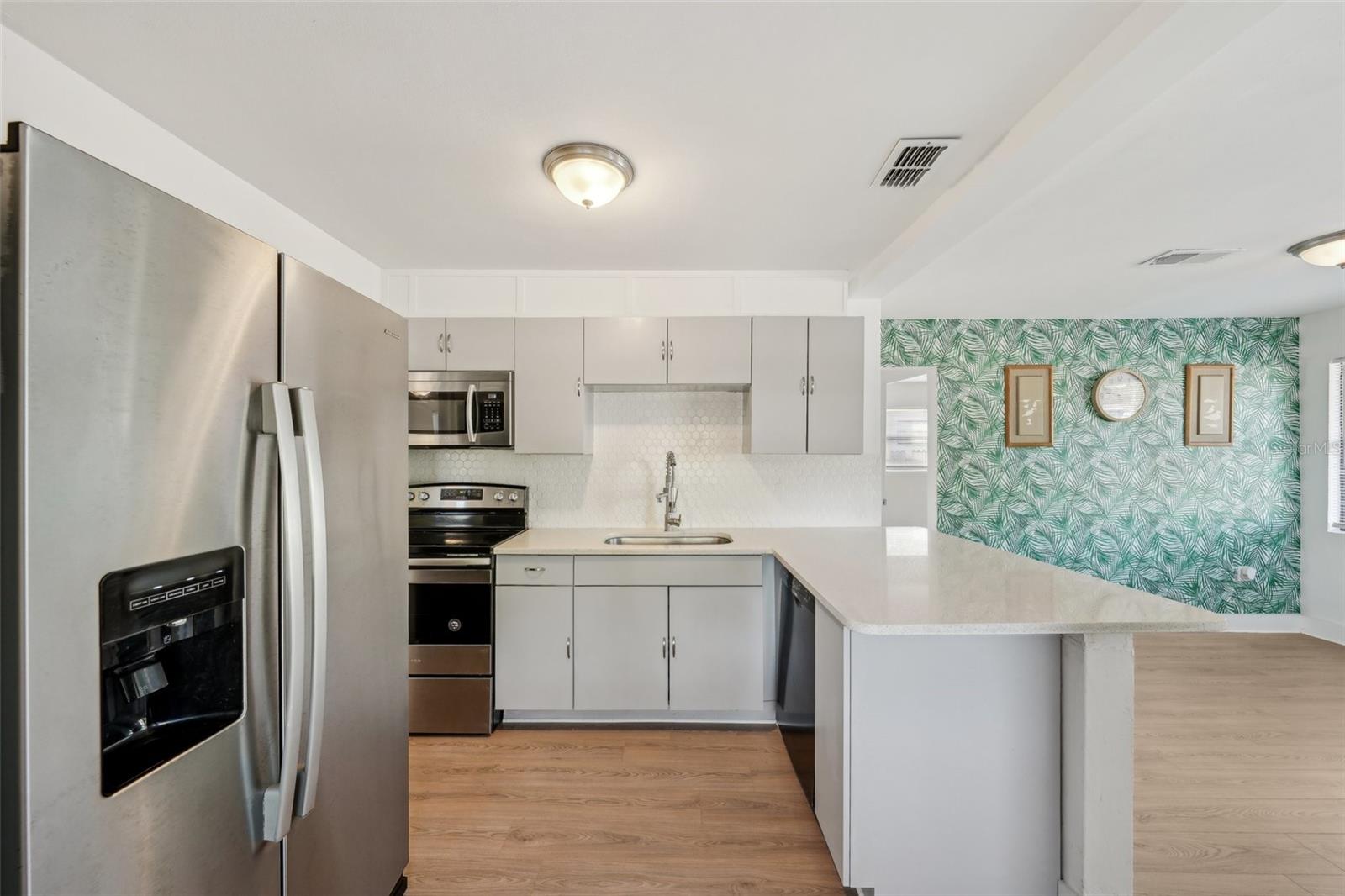 1300 37TH ST S, ST PETERSBURG, FL, 33711