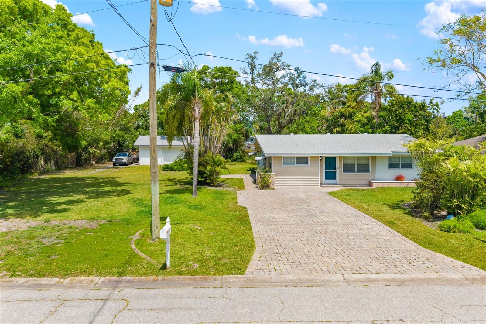 2225 ALICE RD, SARASOTA, FL, 34231