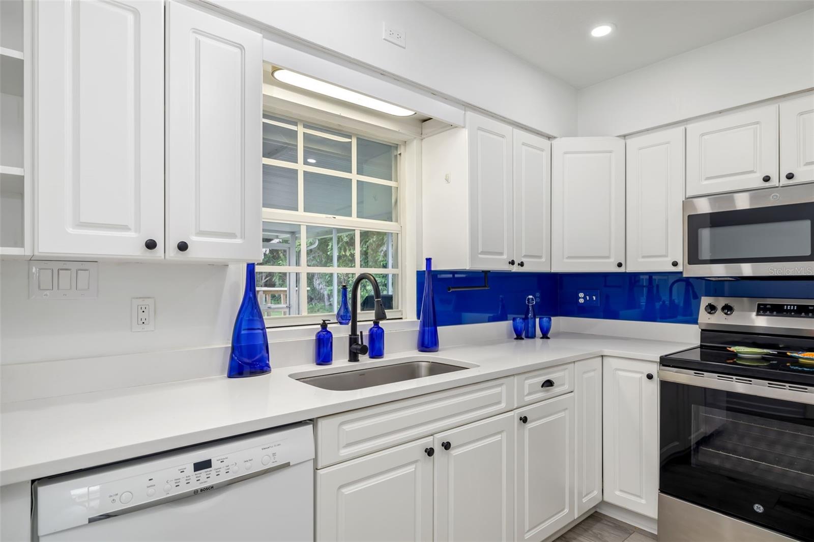 2225 ALICE RD, SARASOTA, FL, 34231