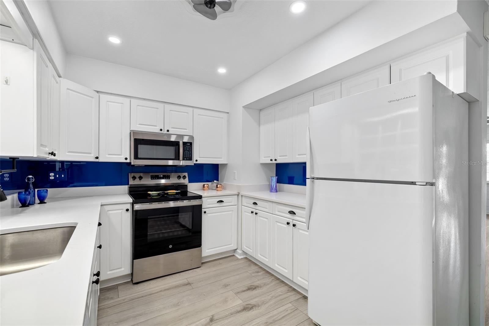 2225 ALICE RD, SARASOTA, FL, 34231