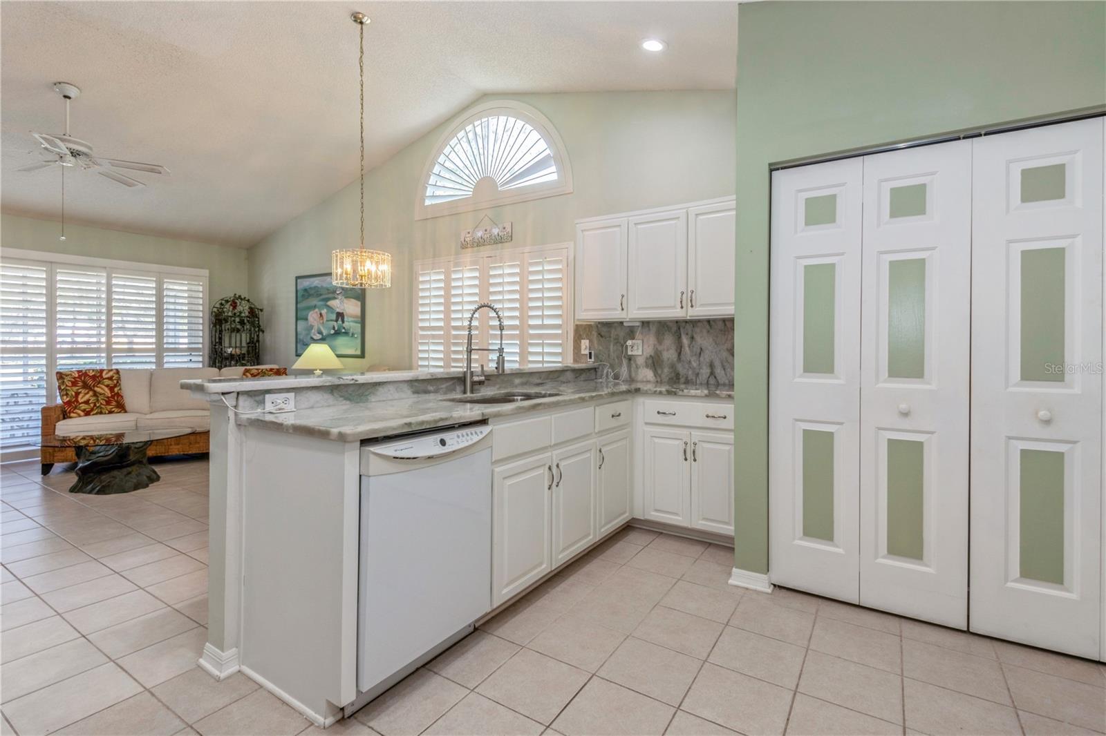 2137 SHERWOOD FOREST DR, ORANGE CITY, FL, 32763
