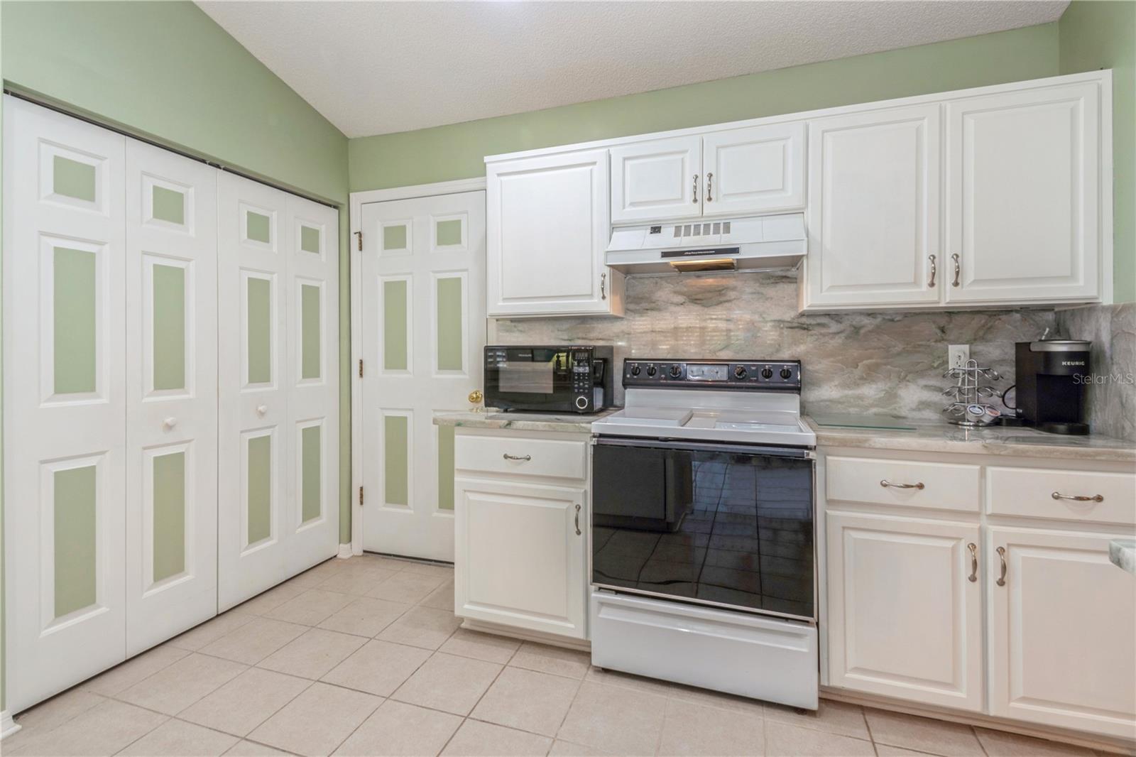 2137 SHERWOOD FOREST DR, ORANGE CITY, FL, 32763