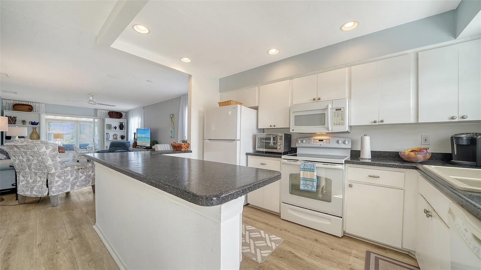 2634 GOLF COURSE DR #316, SARASOTA, FL, 34234