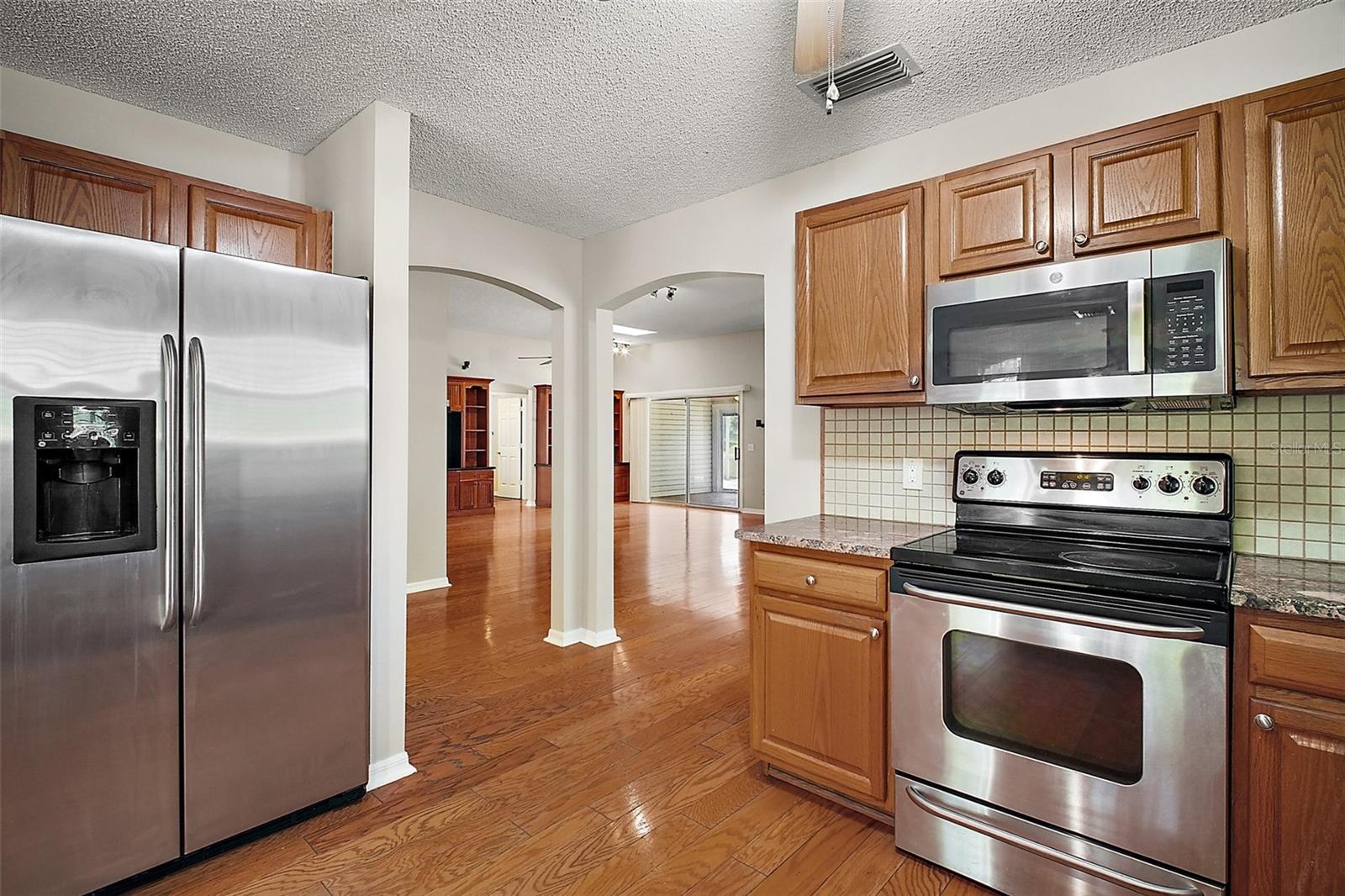 811 HARPER PL, LADY LAKE, FL, 32159