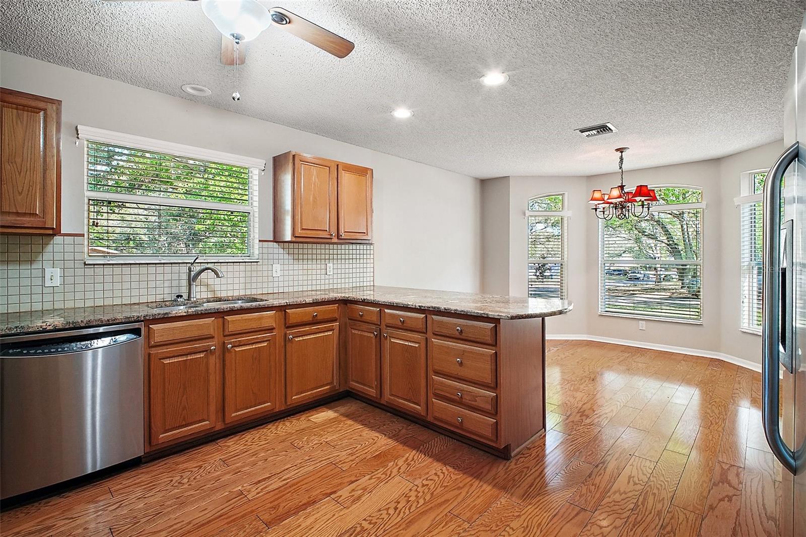 811 HARPER PL, LADY LAKE, FL, 32159