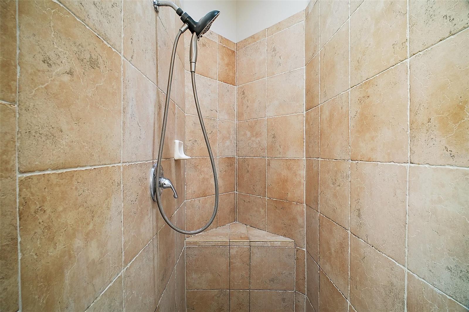 811 HARPER PL, LADY LAKE, FL, 32159