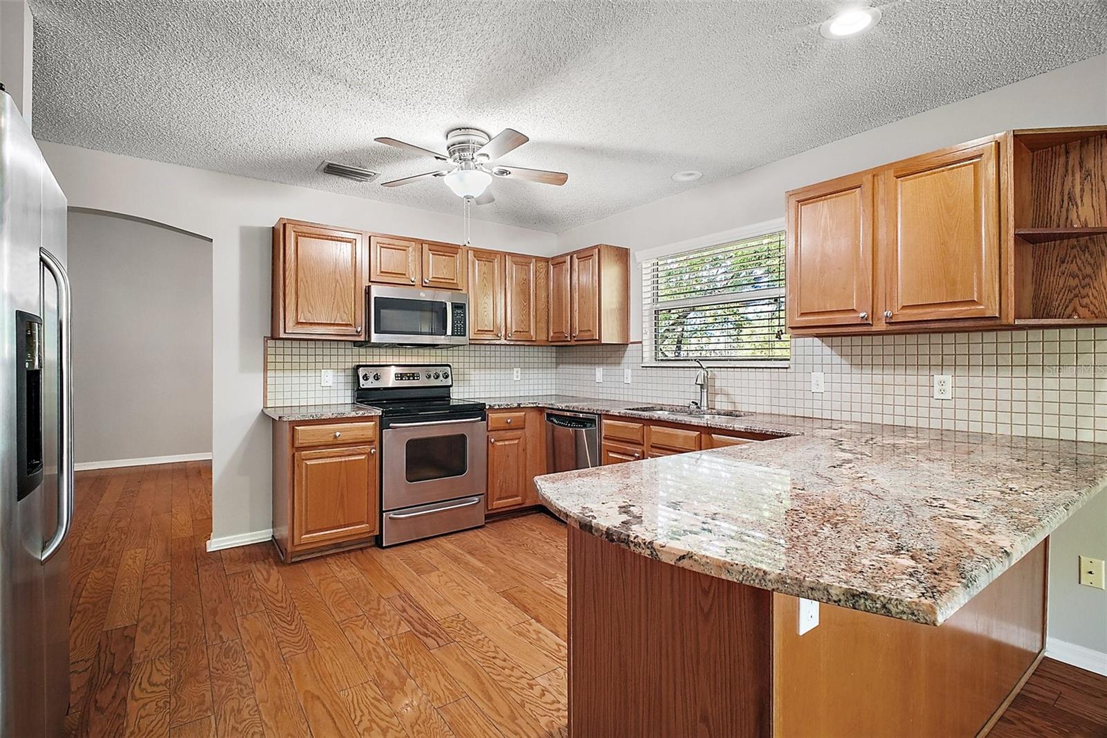 811 HARPER PL, LADY LAKE, FL, 32159