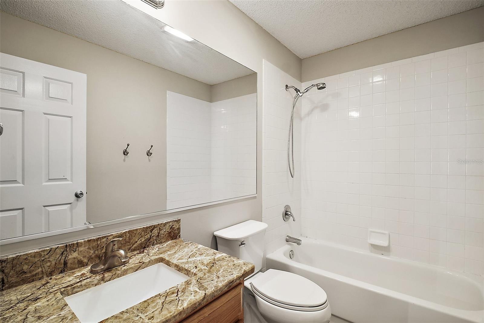 811 HARPER PL, LADY LAKE, FL, 32159