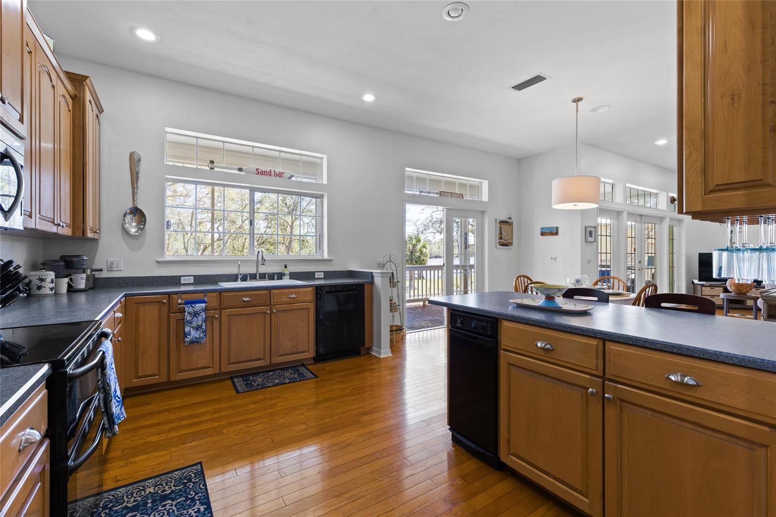 8299 RIVERVIEW RD, FANNING SPRINGS, FL, 32693