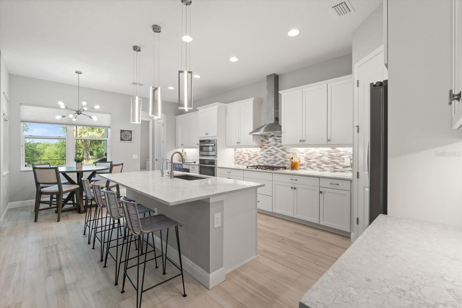 8281 GRANDE SHORES DR, SARASOTA, FL, 34240