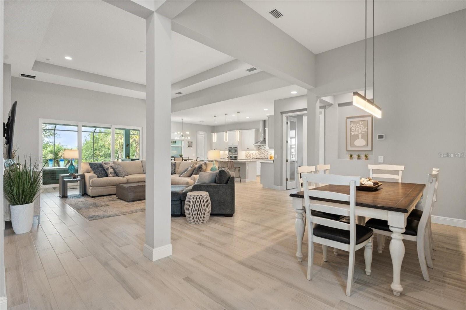 8281 GRANDE SHORES DR, SARASOTA, FL, 34240