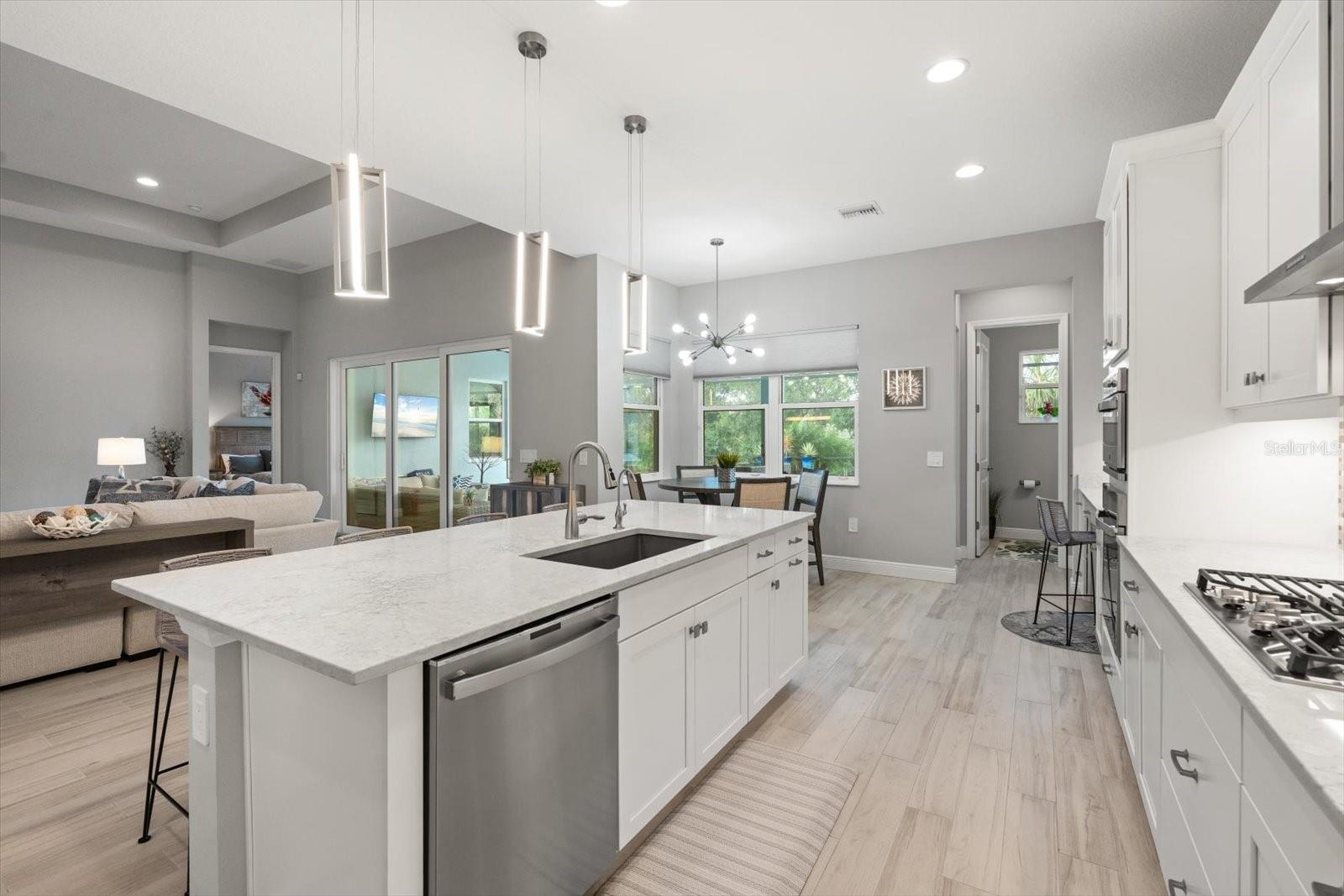 8281 GRANDE SHORES DR, SARASOTA, FL, 34240