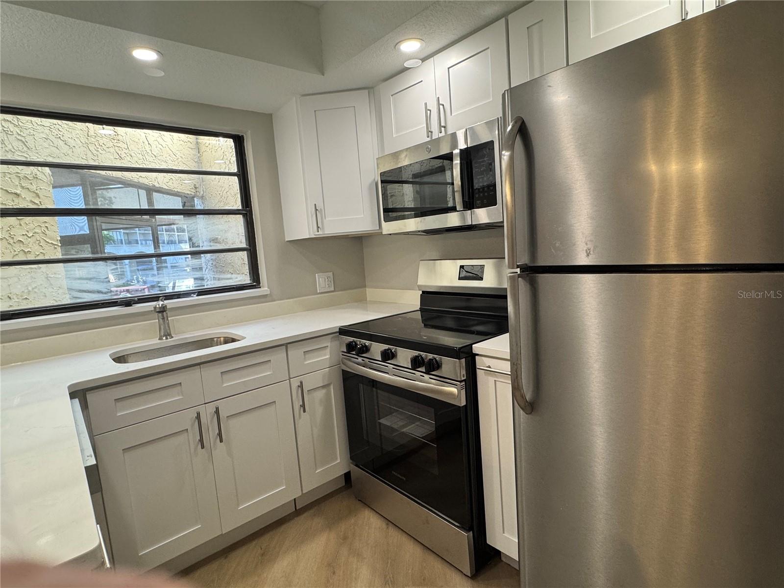 2571 CYPRUS DR #1-102, PALM HARBOR, FL, 34684