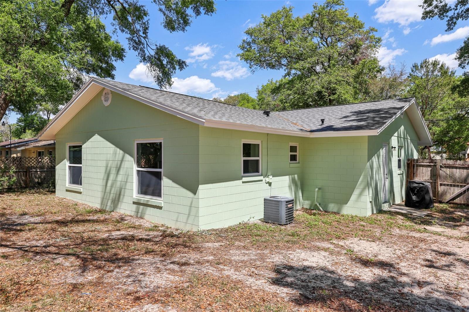 670 S BLUE LAKE AVE, DELAND, FL, 32724