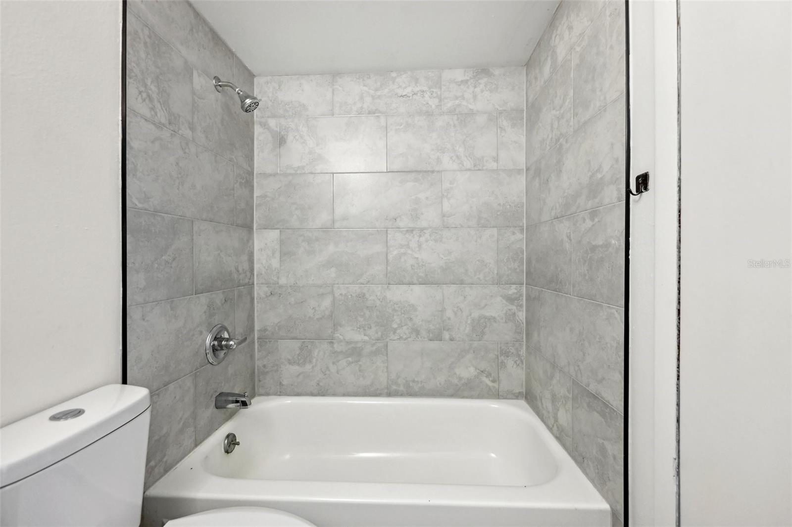 670 S BLUE LAKE AVE, DELAND, FL, 32724