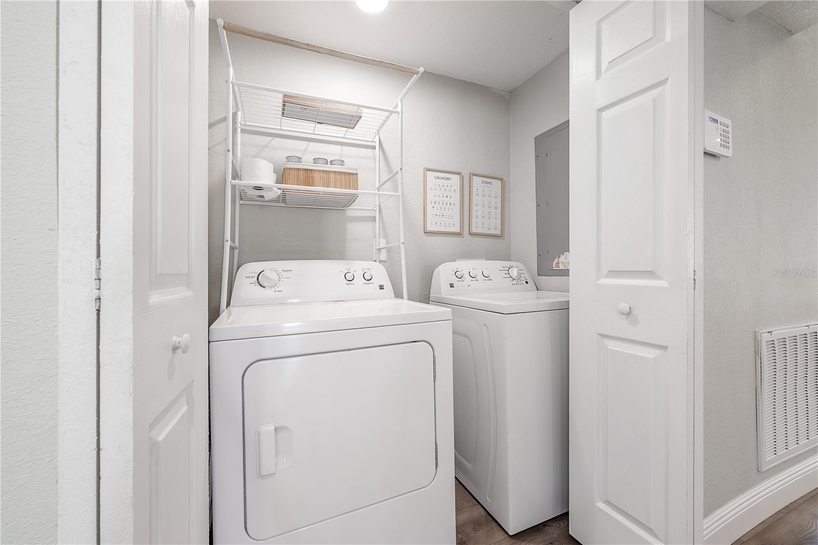 301 WOOTEN RD, LUTZ, FL, 33548