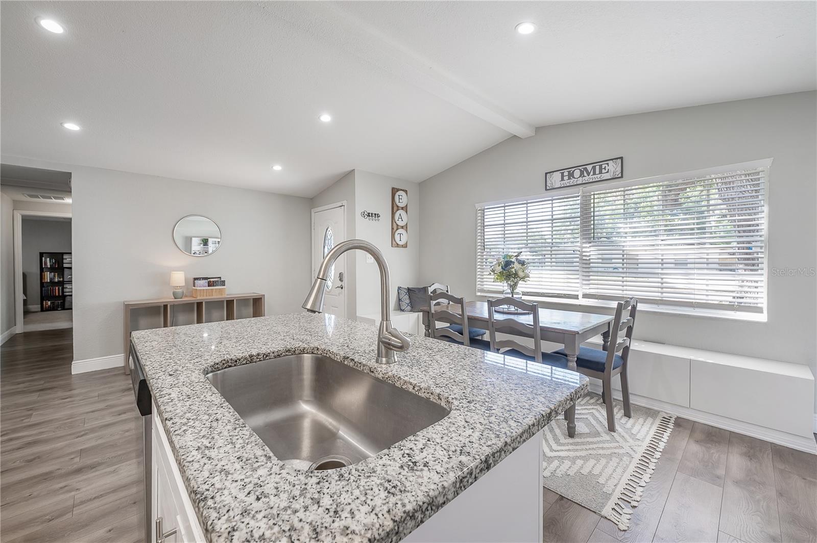 301 WOOTEN RD, LUTZ, FL, 33548