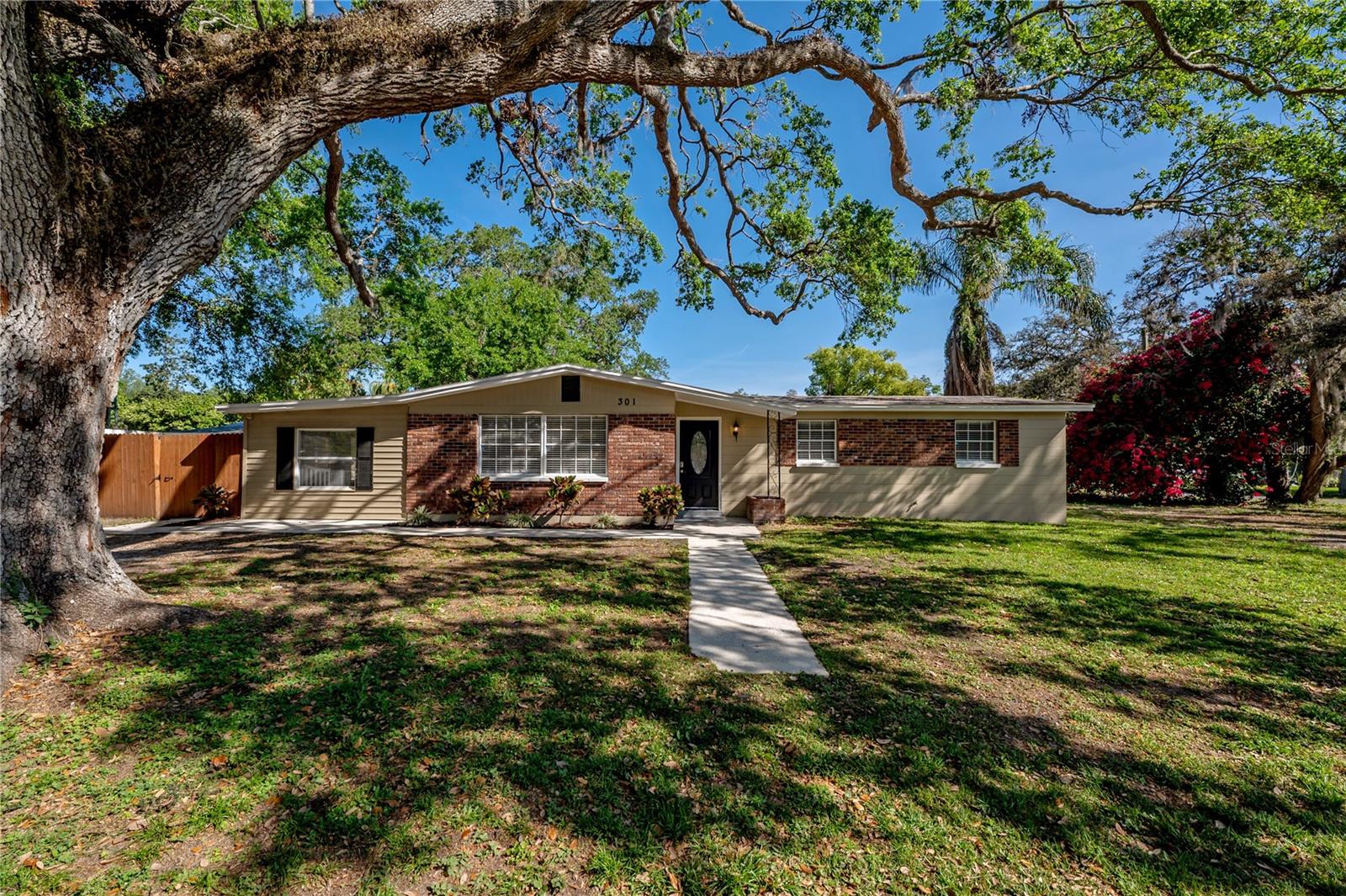 301 WOOTEN RD, LUTZ, FL, 33548