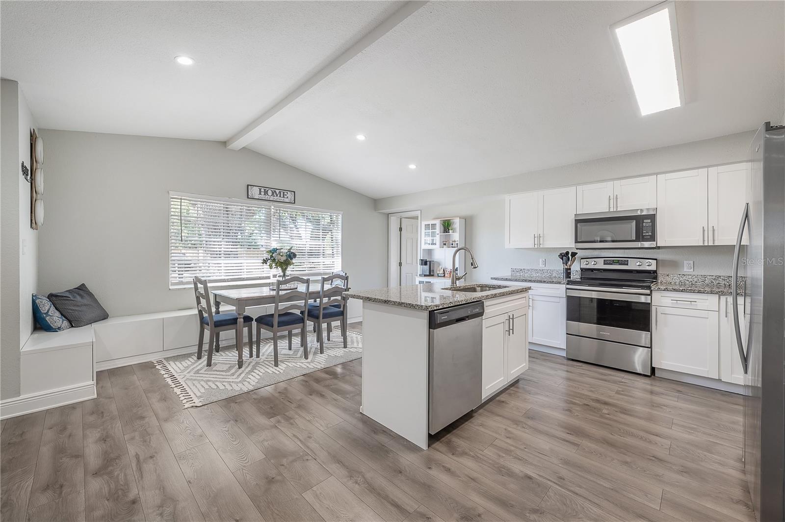 301 WOOTEN RD, LUTZ, FL, 33548
