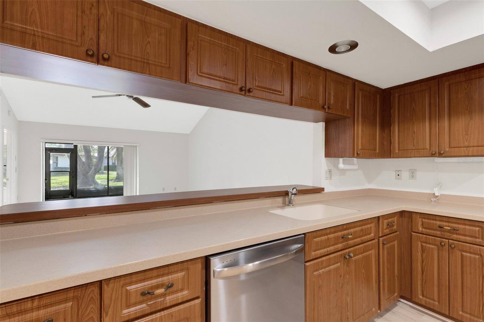 A4646340 Property Photo