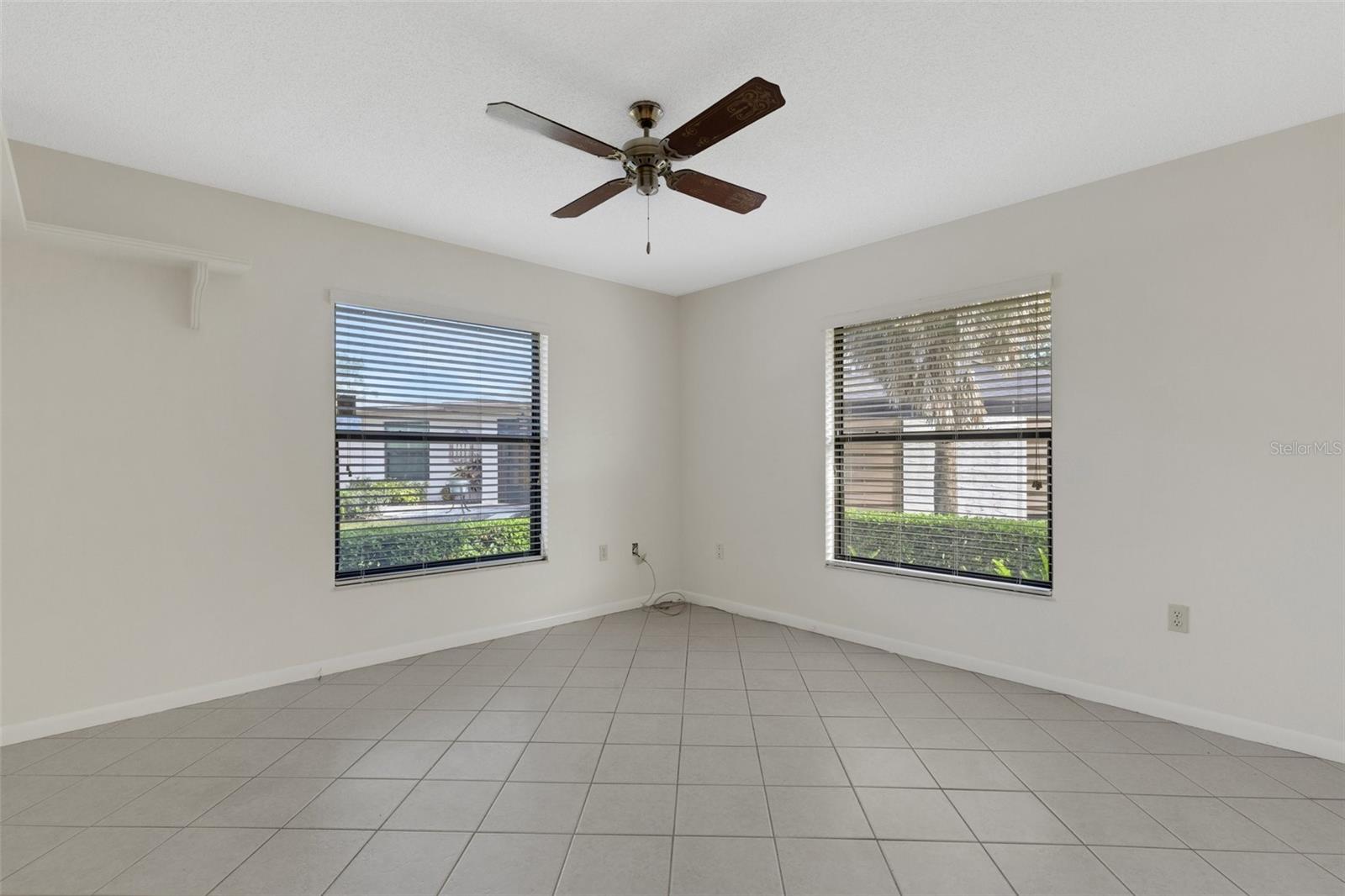 A4646340 Property Photo