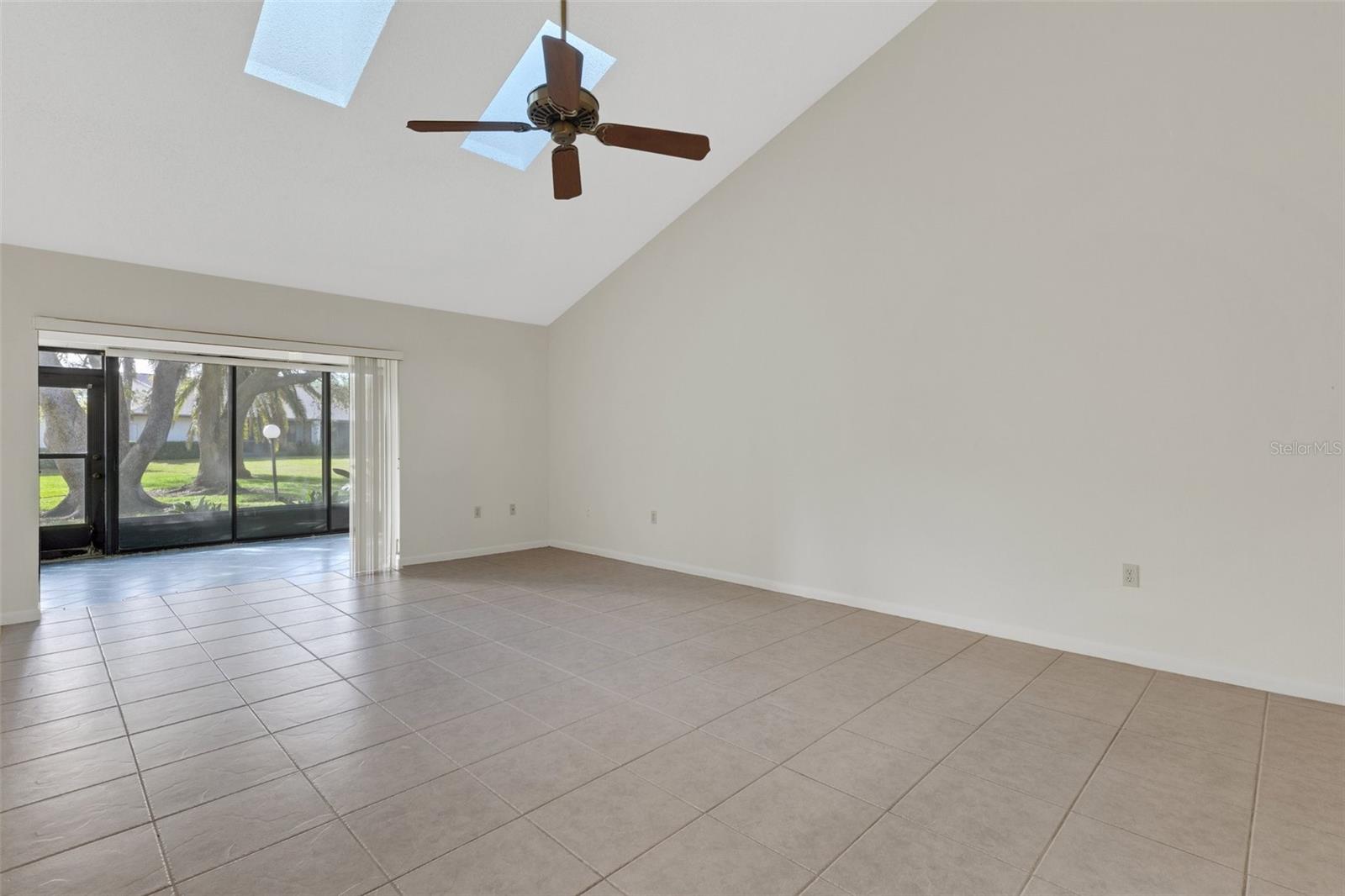 A4646340 Property Photo