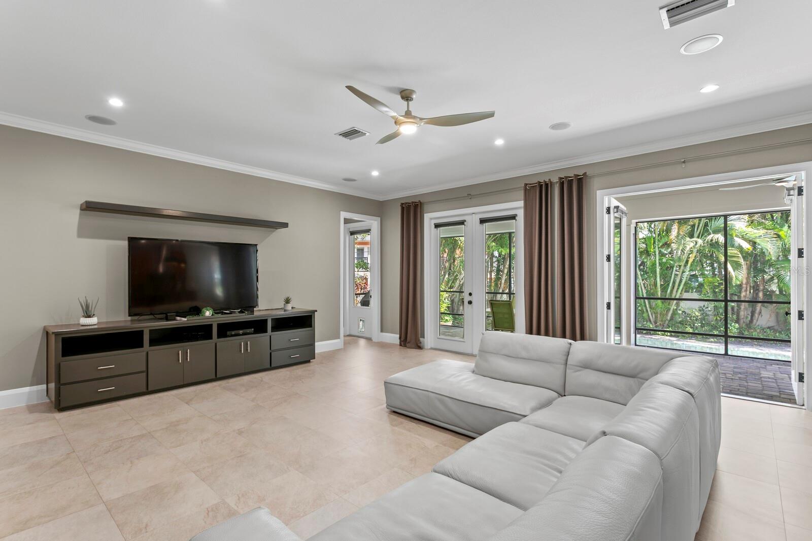 47 MARTINIQUE AVE, TAMPA, FL, 33606