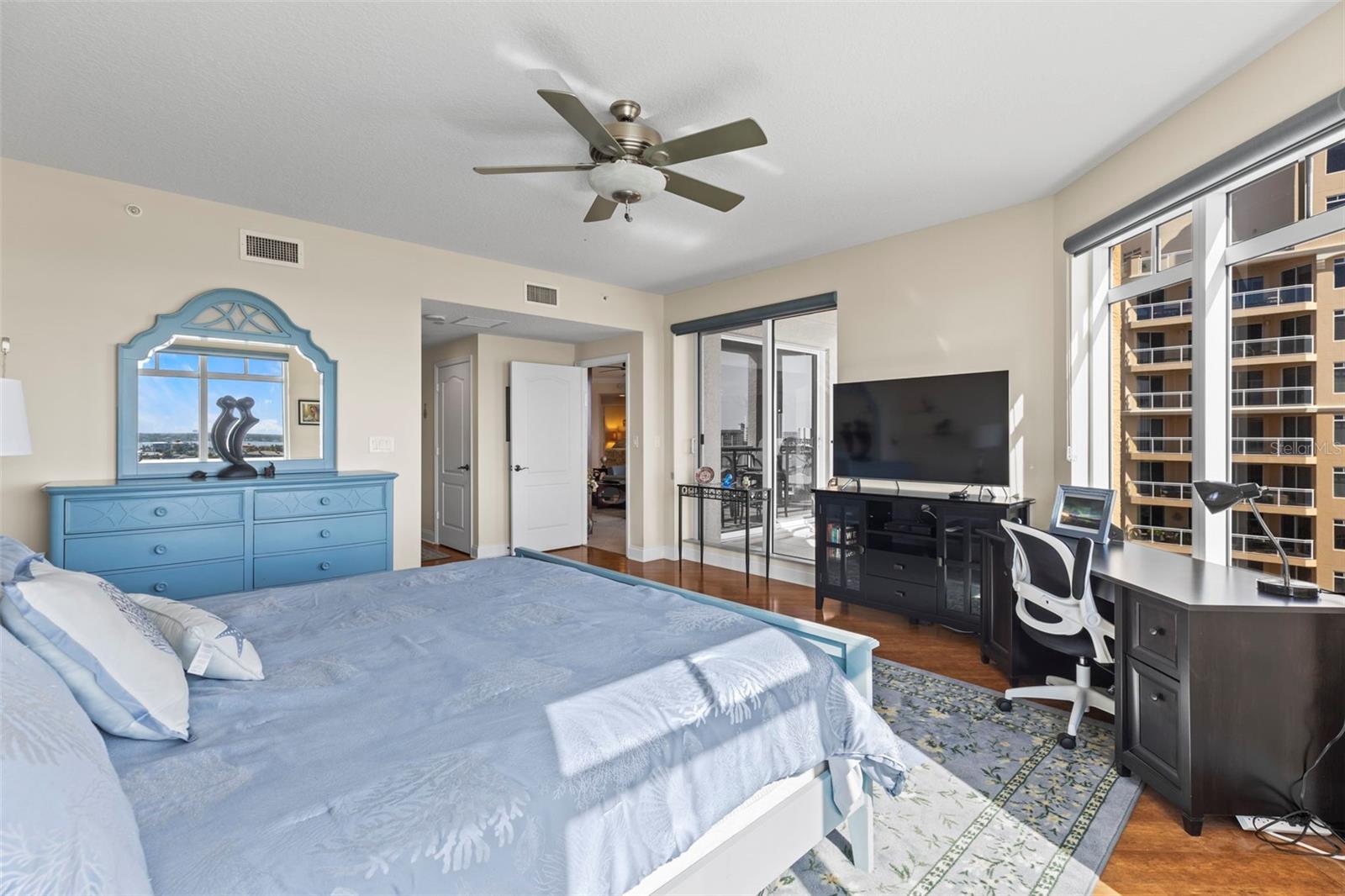 501 MANDALAY AVE #810, CLEARWATER BEACH, FL, 33767