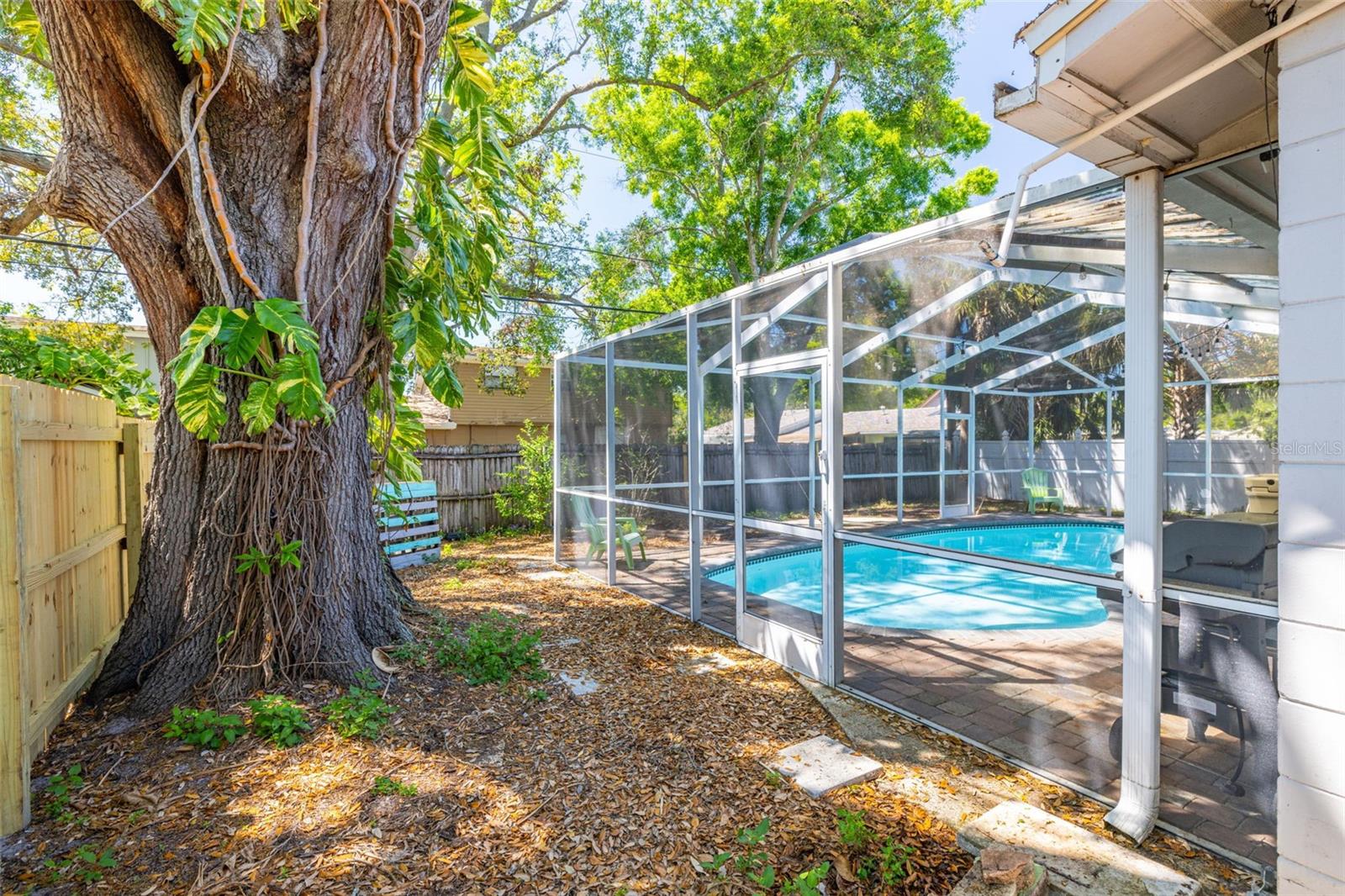 8766 91ST ST, SEMINOLE, FL, 33777