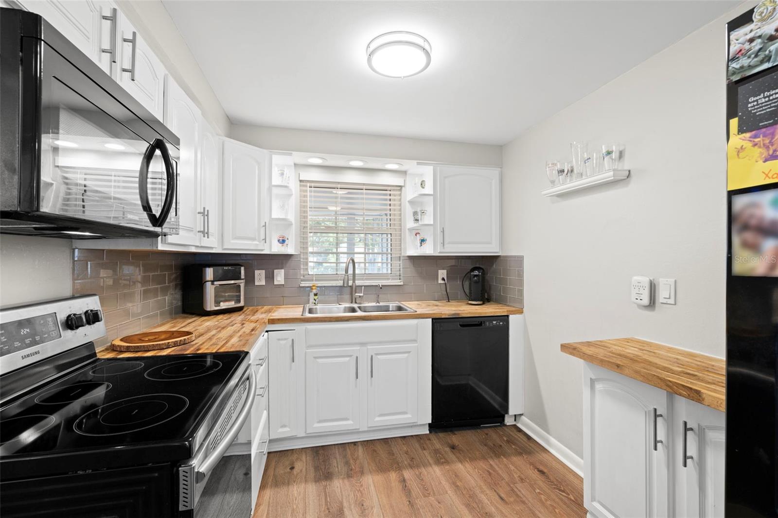 8766 91ST ST, SEMINOLE, FL, 33777