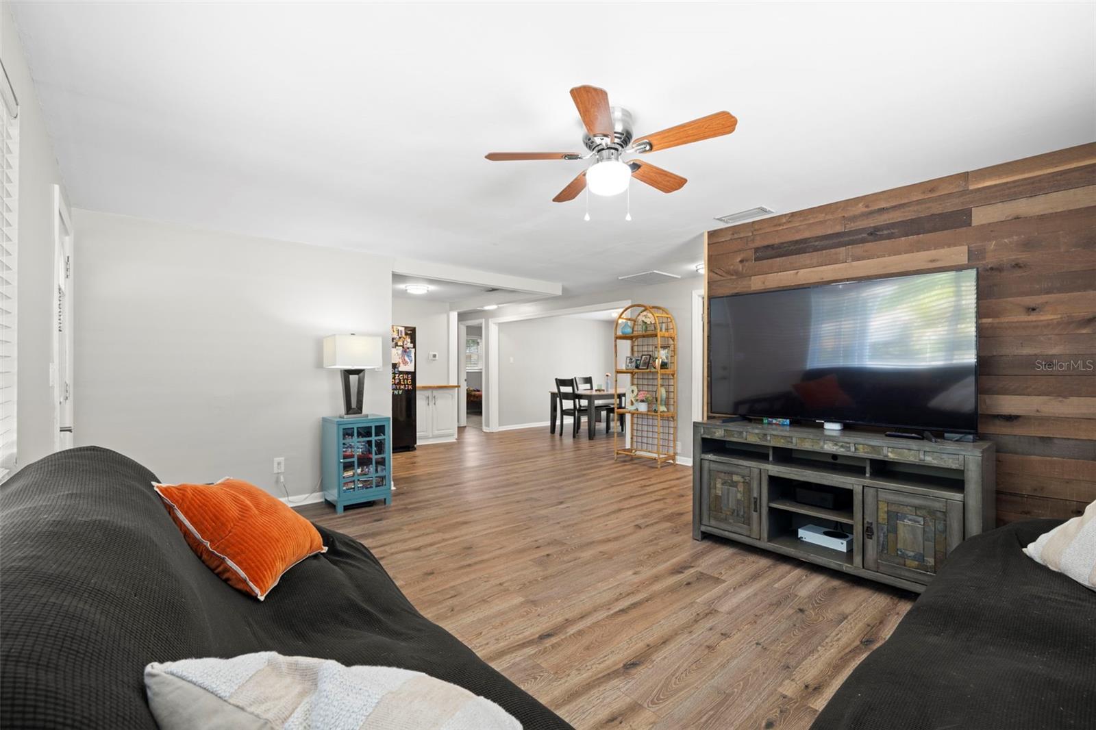 8766 91ST ST, SEMINOLE, FL, 33777