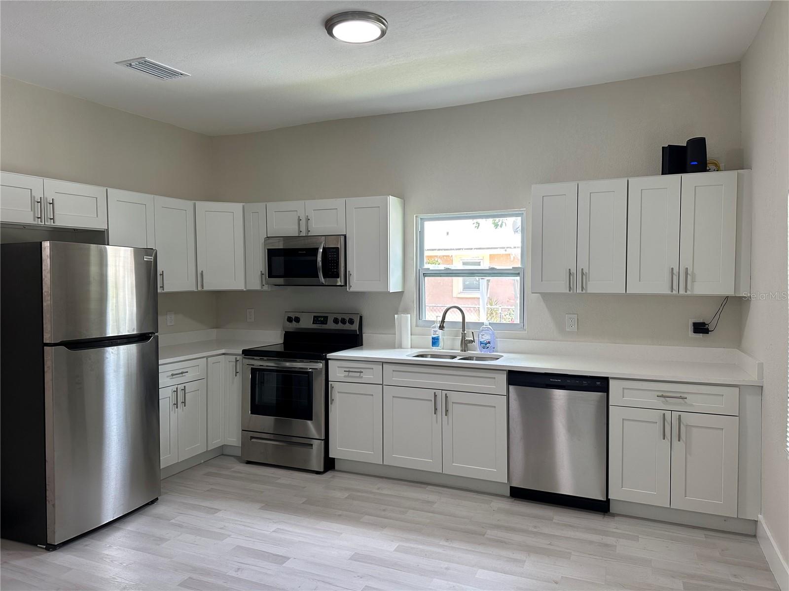 2423 E 19TH AVE, TAMPA, FL, 33605