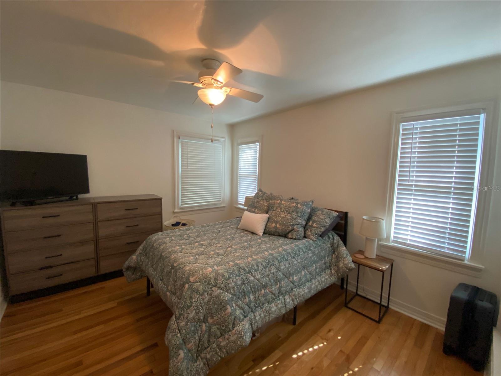 495 24TH AVE N, ST PETERSBURG, FL, 33704