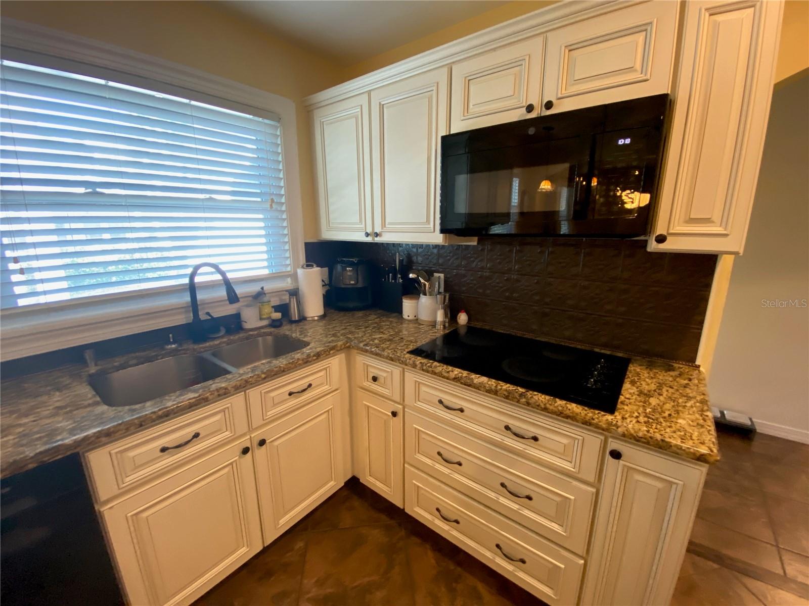 495 24TH AVE N, ST PETERSBURG, FL, 33704